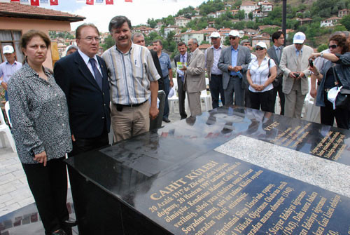 Cahit Külebi anıt mezarı açıldı - Resim: 3