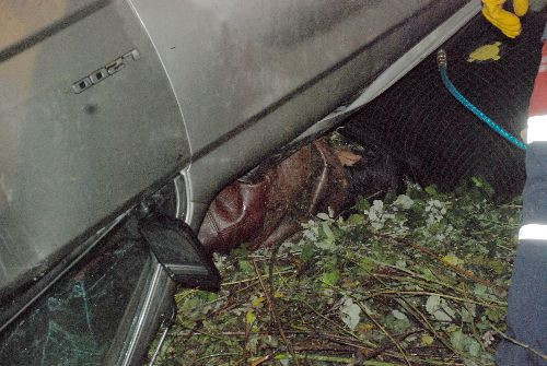 1 saat kamyonetin altında bekledi - Resim: 3