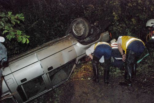 1 saat kamyonetin altında bekledi - Resim: 4