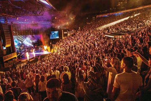 Tarkan'dan Arda Turan'a konser jesti: Sen başkasın! - Resim: 3