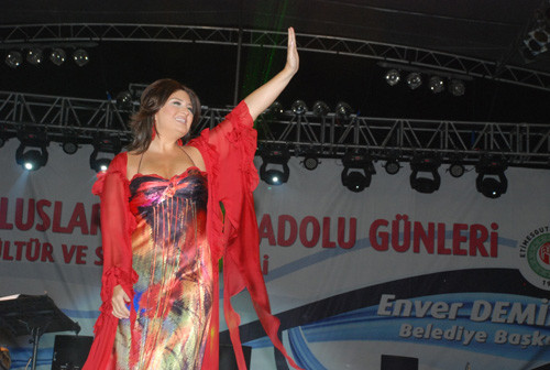 Sibel Can Etimesgutluları büyüledi - Resim: 1