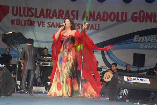 Sibel Can Etimesgutluları büyüledi - Resim: 2