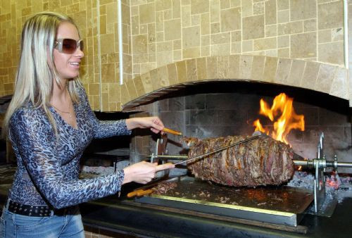 Üstsüz DJ Erzurum'da - Resim: 1