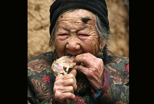 Bu kadının alnında boynuzları var - Resim: 4