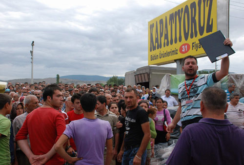 Vatandaş birbirini ezdi! - Resim: 4