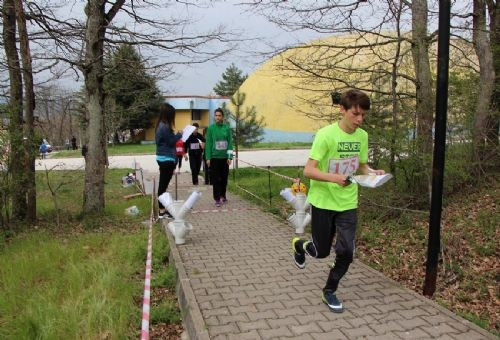 Başbakan Davutoğlu'nun kızı kıyasıya yarıştı - Resim: 4