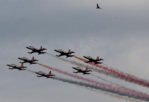 Atatürk Havalimanı'nda uçuşlar 20 dakika durdu - Resim: 4