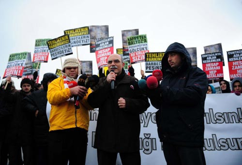 Balyoz Davası'nda ilk gün tiyatrosu! - Resim: 3