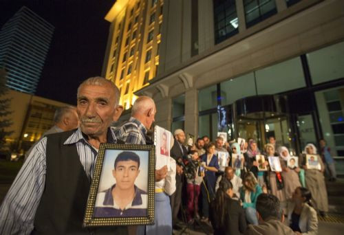 Davutoğlu o aileleri kabul etti - Resim: 1