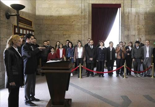 İstiklal Marşı'nı işaret diliyle okudular - Resim: 3