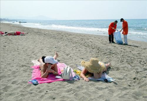 Mahkumlar temizledi turistler güneşlendi! - Resim: 4