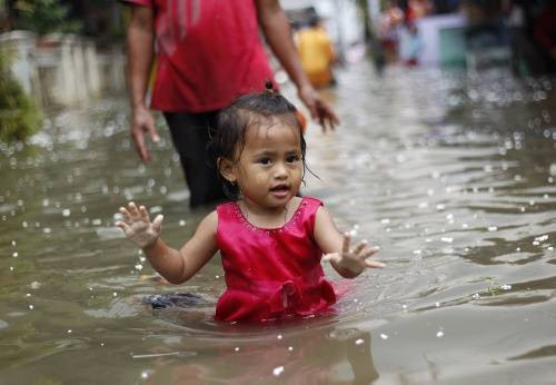 Kendi ağzını böyle dikti! - Resim: 3