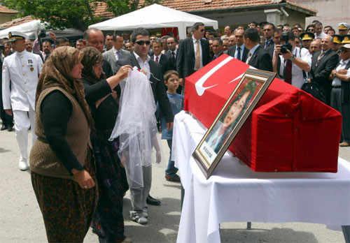 Cenazelerden yürek burkan görüntüler - Resim: 3