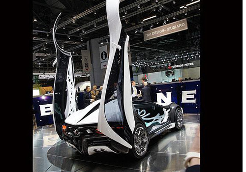 Alfa Romeo'nun 100'üncü yıl bombası  - Resim: 4