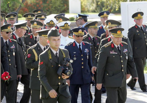 Komutanlardan mezarlık ziyareti - Resim: 3