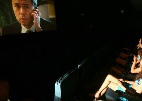 Bikinili kızlar bu kez sinemada - Resim: 3