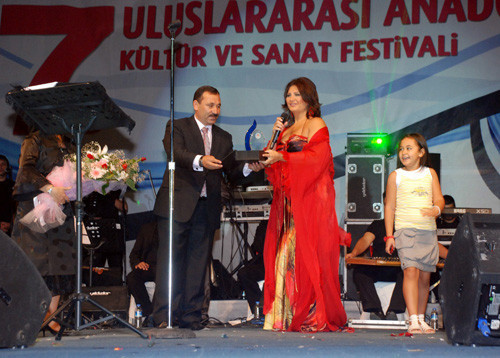 Sibel Can Etimesgutluları büyüledi - Resim: 4