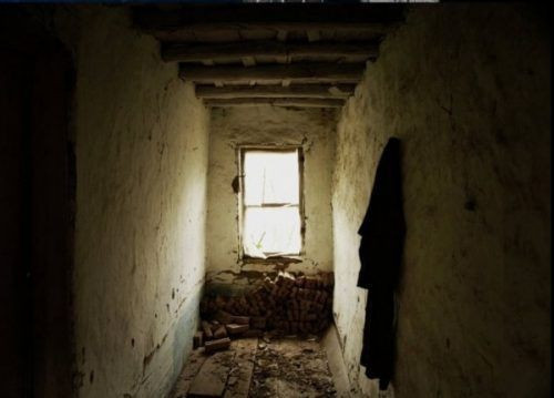 Korku filmi gibi! Köyü cinler bastı 7 kişi esrarengiz şekilde öldü gazeteci kayboldu - Resim: 2