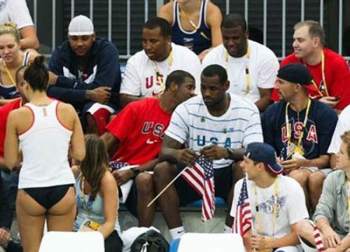 Kaçamak bakışlar böyle yakalandı! - Resim: 2