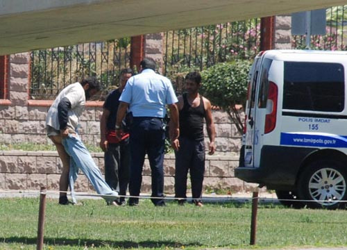 Sokaklarda çıplak geziyordu! - Resim: 4