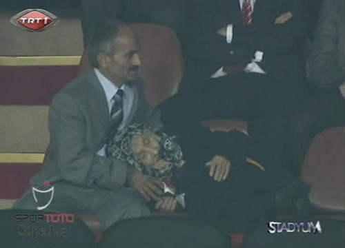 Fatma Nine Sami Yen'de yıkıldı! - Resim: 1