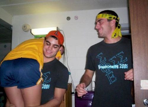 Kaçamak bakışlar böyle yakalandı! - Resim: 4