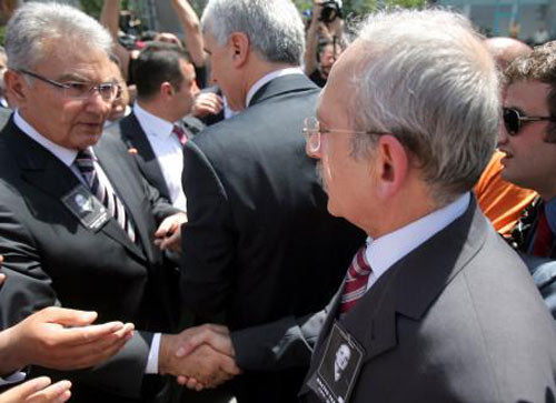 Baykal ve Kılıçdaroğlu'ndan samimi pozlar! - Resim: 1