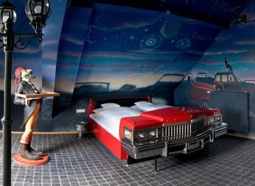 Otomobil meraklıları için cennet gibi bir otel - Resim: 1