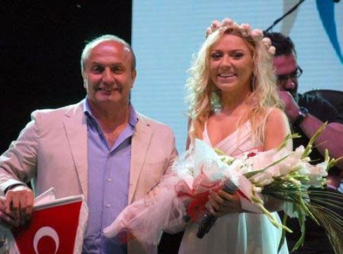 Hadise konserde yürek hoplattı - Resim: 1
