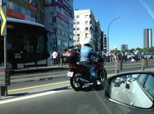 İstanbul'da feci metrobüs kazası! - Resim: 2