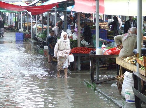 Çarşamba'yı sel aldı! - Resim: 2