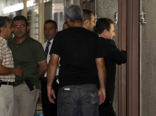 Zahid Akman güle oynaya ifade verdi - Resim: 1