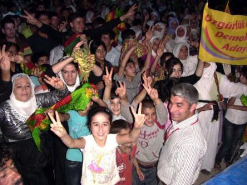 MHP'den BDP'ye geçiş yaptılar! - Resim: 1