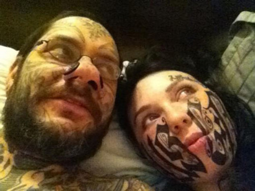 Sevgilisinin yüzüne kendi adını kazıdı! - Resim: 4