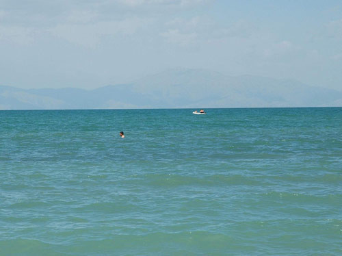 Van Gölü Bayram'ı geri vermedi! - Resim: 1