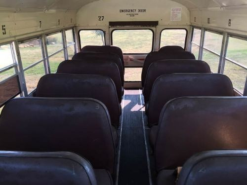 Okul otobüsünü saraya çevirdiler - Resim: 2