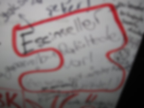 Üniversite duvarındaki skandal yazılar - Resim: 1