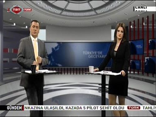 TRT'de etek boyu böyle kısaldı - Resim: 1