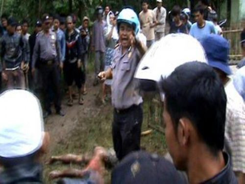 Tarikat üyelerine korkunç linç - Resim: 4