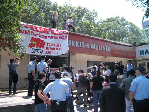 THY'nin bürosunu bastılar - Resim: 1