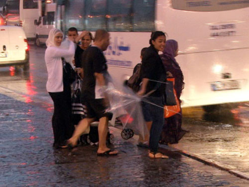 Yağmur İstanbulluları hazırlıksız yakaladı - Resim: 3