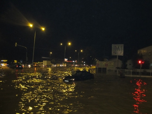 Edremit'te sağanak yağış felç etti - Resim: 4
