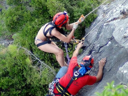 Bikiniyle 11 saat dağda mahsur kaldı - Resim: 4