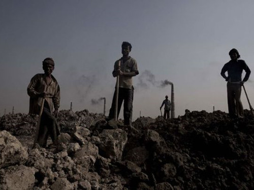 Bir parça ekmek için ölüyorlar - Resim: 1