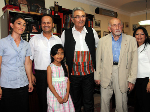 Baykal memleketinde şalvarı çekti - Resim: 2