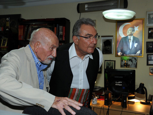 Baykal memleketinde şalvarı çekti - Resim: 4