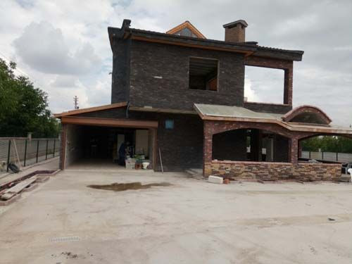 Dışarıdan villa gibi ama baskın yapan polisler gözlerine inanamadı! - Resim: 1