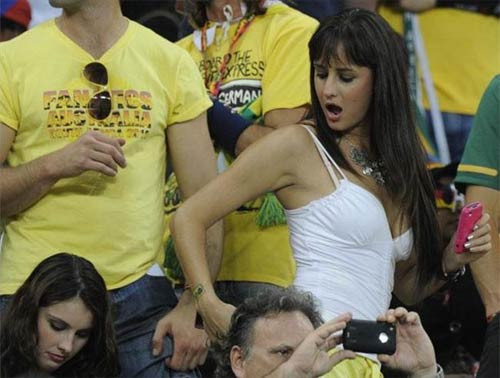 Tribünlerin en güzel kızları - Resim: 2