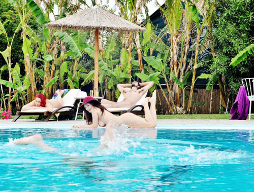 Çıplaklar oteline Türkiye'den büyük ilgi - Resim: 2