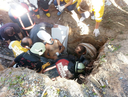 4. kattan düşen işçi demirlere çakıldı! - Resim: 3